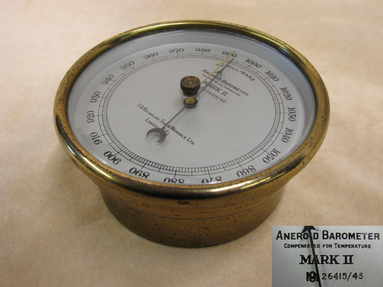 WW2 period Mark II Meteorological Office aneroid barometer
by T.A REYNOLDS, SON & WARDALE LTD.